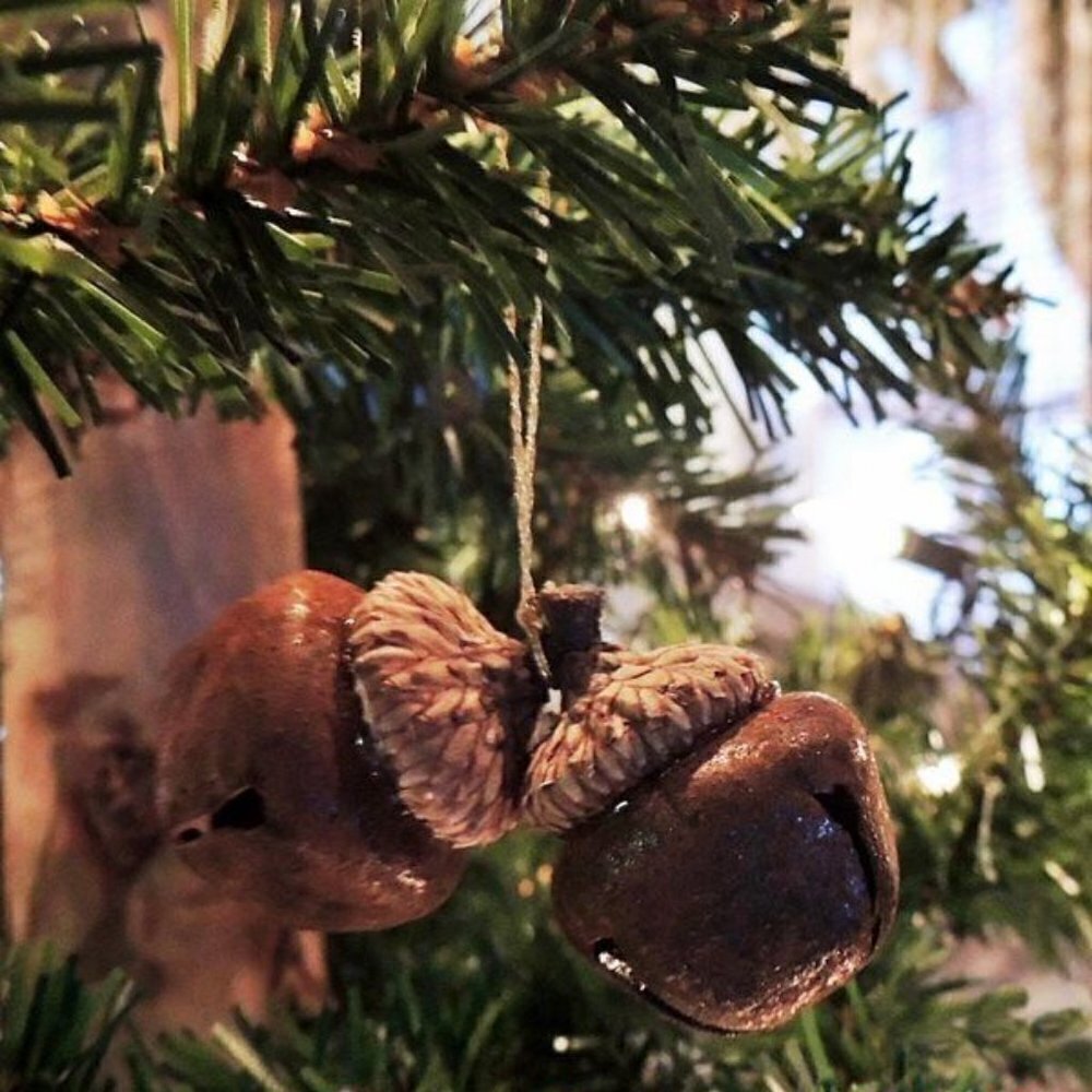 ACORN BELL CHRISTMAS ORNAMENT